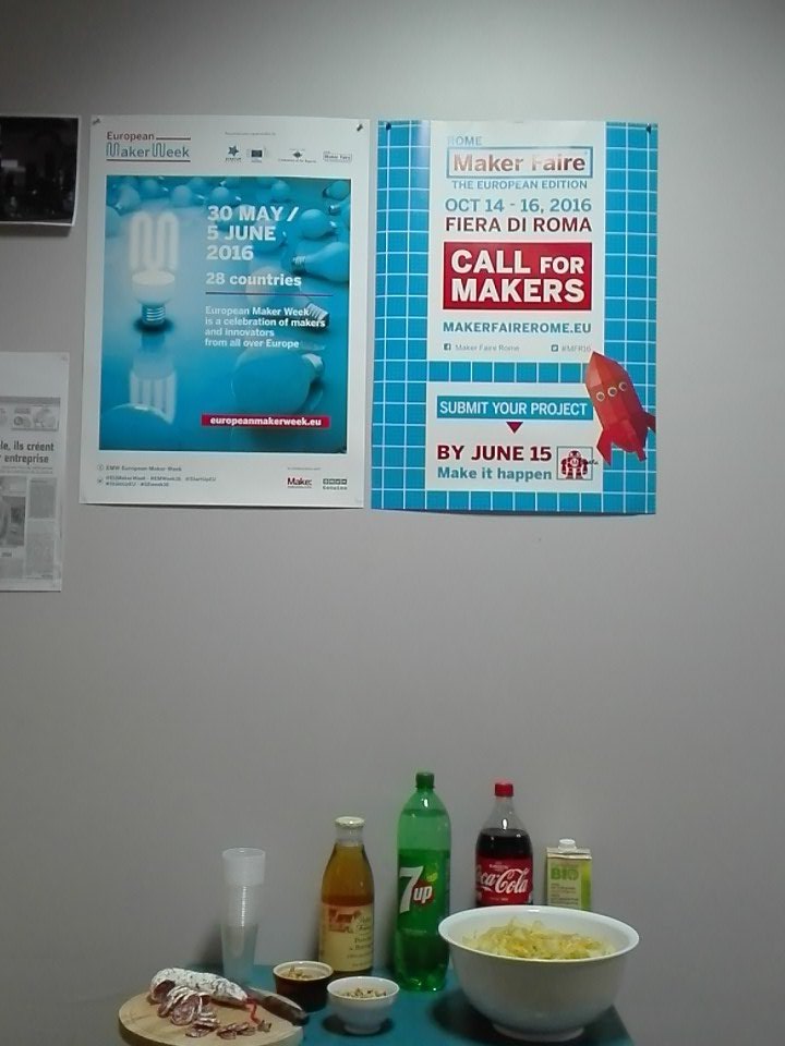 Machinerie's tweet photo. @EUmakerweek @StartUpEU On vous attend pour l'apéro 😉 #EMWeek16 #SEweek16 #Amiens #maker #fablab https://t.co/qt3F2R7JBs