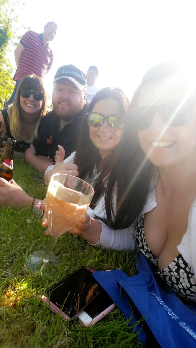 hayleycapewell's tweet photo. #ballascary #TT2016  #SUN!!!! @simplybambi_ https://t.co/OaWxjnBhcd