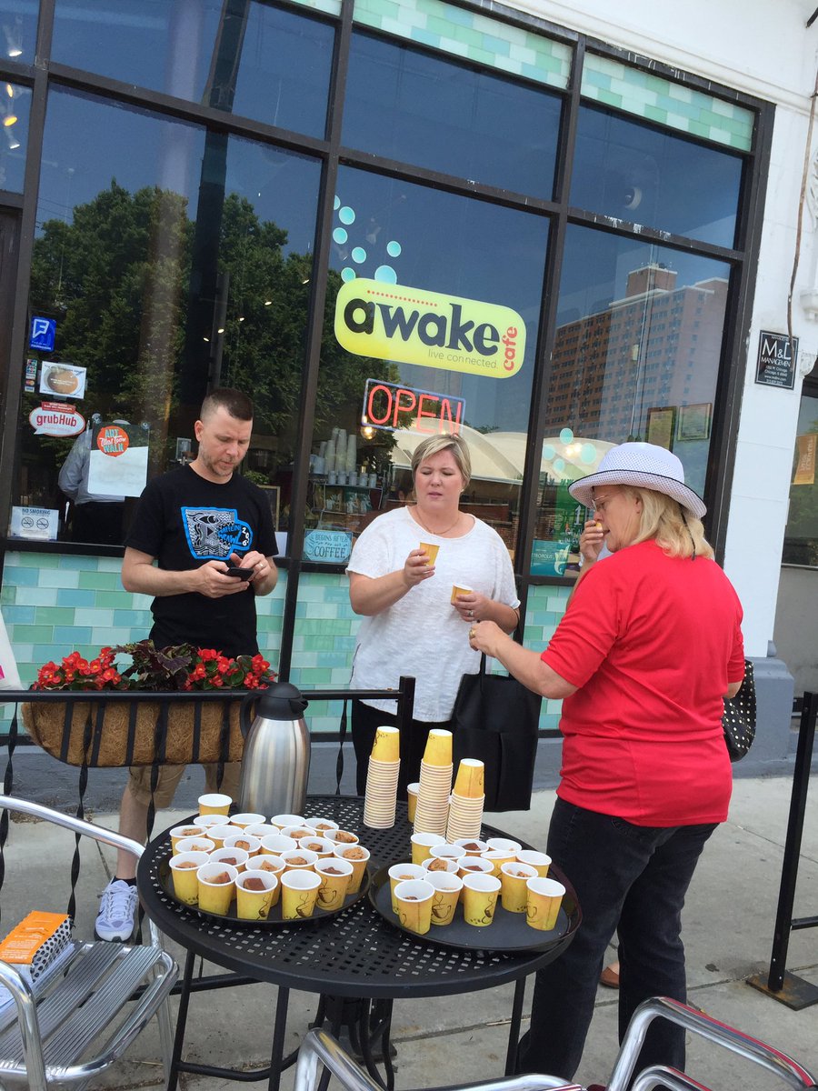 agape2learn's tweet photo. @AwakeCafe #chicago #caffeinecrawl #coffeelover https://t.co/4vZ00Fs10O