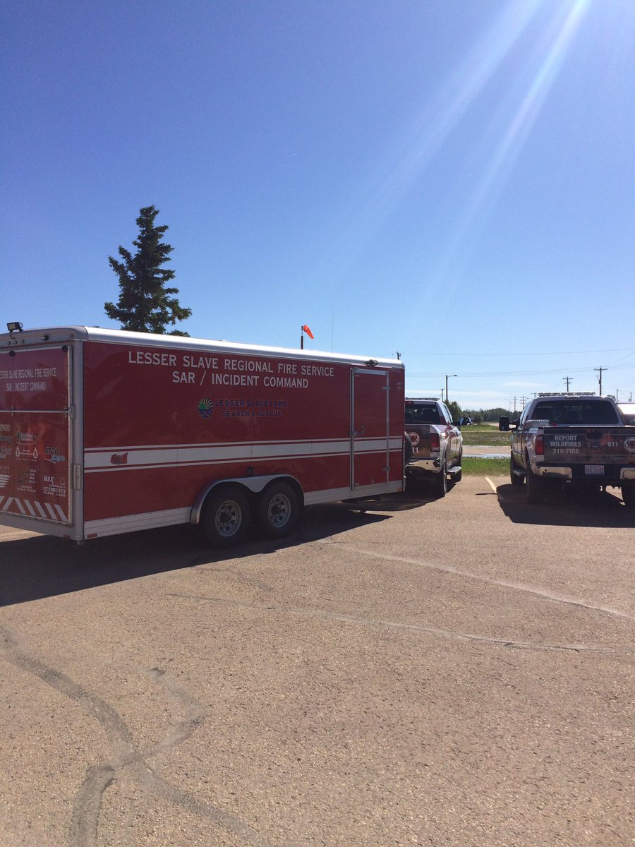 chiefcoutts's tweet photo. Search and rescue going well one of two found unharmed. Working on locating second person. #saralberta #sar https://t.co/cNHf77qac3