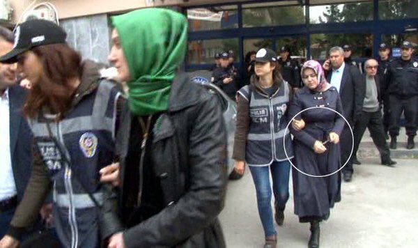 HasanCucuk's tweet photo. Zulmün zirveye çıktığı bu dönemde zalimler kadar zulme sessiz kalanlarda çok UTANACAK! #EmziremeyenANNE https://t.co/DzUSq8BfK1