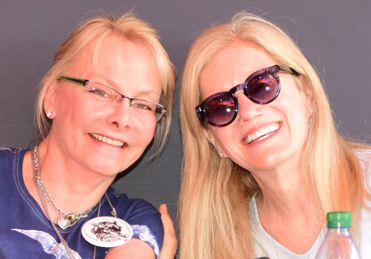 ZAGrrl's tweet photo. Best @BottleRockNapa partner, @Ann_Atomic! Watching @DDS_Duo set at the @rombauervino tent! #BottleRock #BRbeats https://t.co/s22z7B7HKj