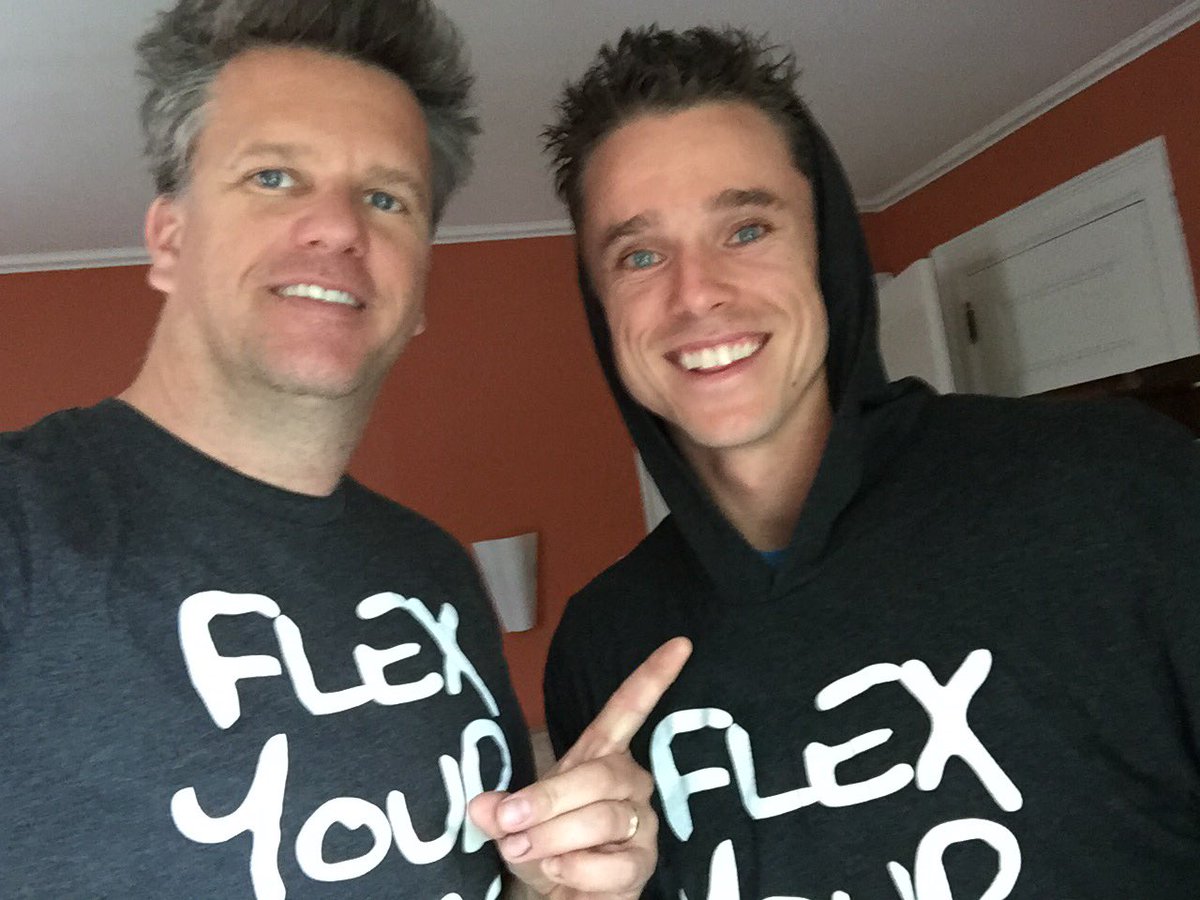 chadhollister's tweet photo. @FlexYourFace founder @TENNRyan chillin in @PortlandMainSt @NikePortland @PortlandPhoenix @godin_guitars@Maine_Music https://t.co/dAyynzwF3Y