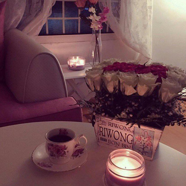 الحنين : هو أن تسمع أصوات من تحبهم وتلتفت و لا ترى احدا 
😔#خوخه