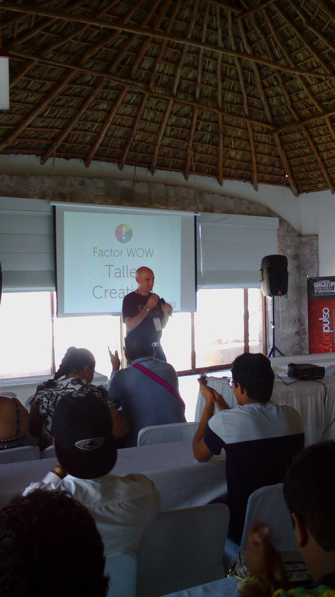 peterberry_'s tweet photo. MBA Roberto Carlos en Taller de creatividad del #FactorWow con alumnos de #UNIVAM en el Congreso #Innpulso 2016 https://t.co/wqtsw2OBEm