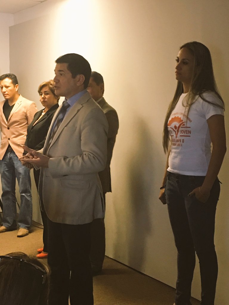 AlicanoAnalu's tweet photo. Todo un exito el foro organizado por @SNTE_JOVEN_CHIH con el apoyo de @villarreal_alex @sntejovennac #Orgullosadesj8 https://t.co/T3dnlttK0t
