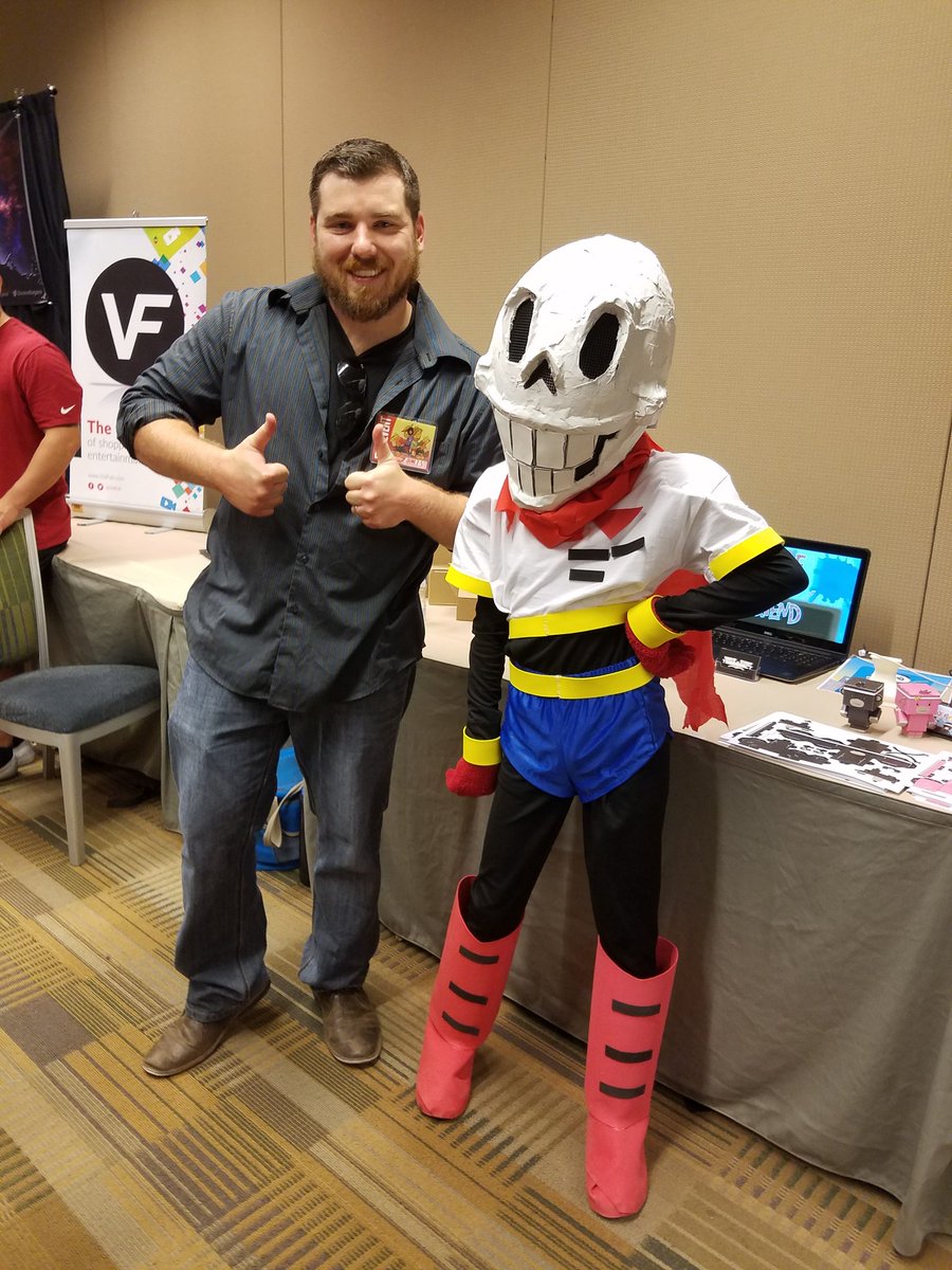 TerrasectMobile's tweet image. Representing at phxcc comic con!!!  #avgs #gamecolab #phxcc2016