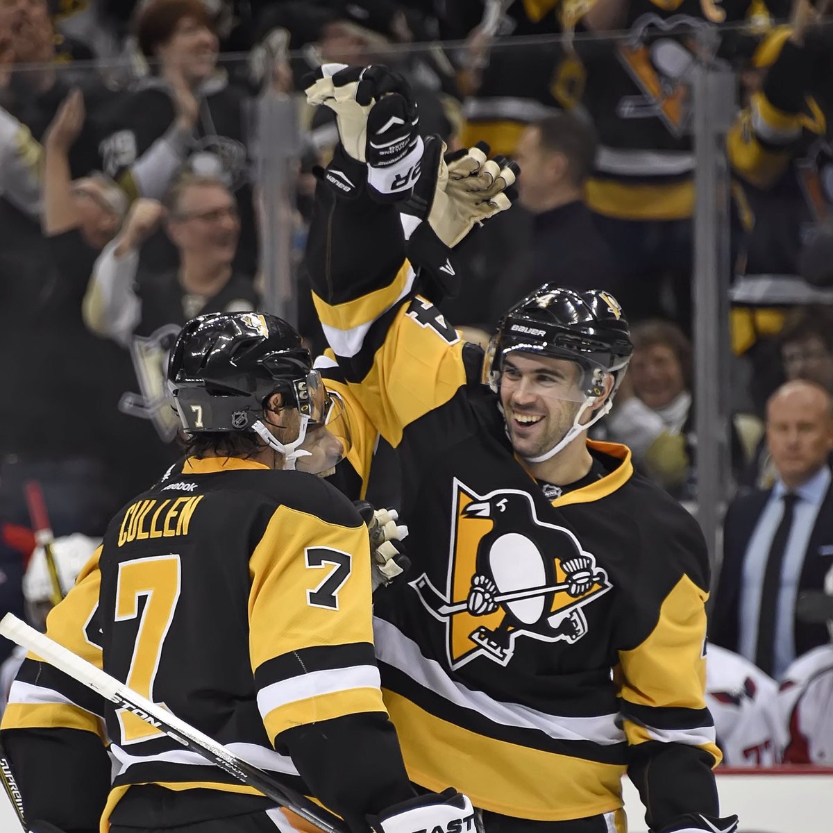 28doug's tweet photo. Two more wins for a Stanley Cup Ring  #JSchultz https://t.co/QiDjt51jOk