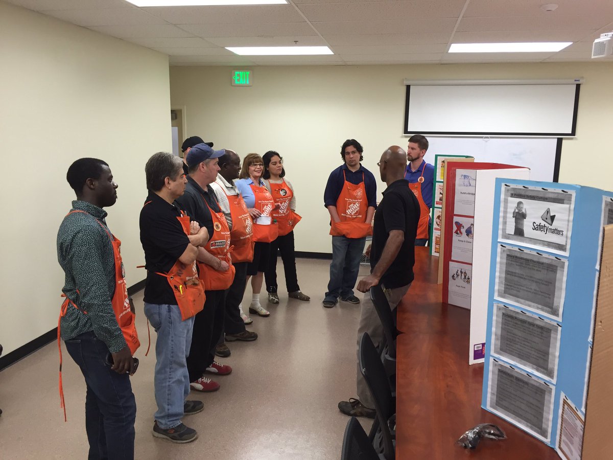 APMTownsend's tweet photo. Conducted Safety Training at #4608 today. Driving safety culture and changing behaviors! @oldmac64 @thd278 #worksafe https://t.co/M3aM1M9F5R