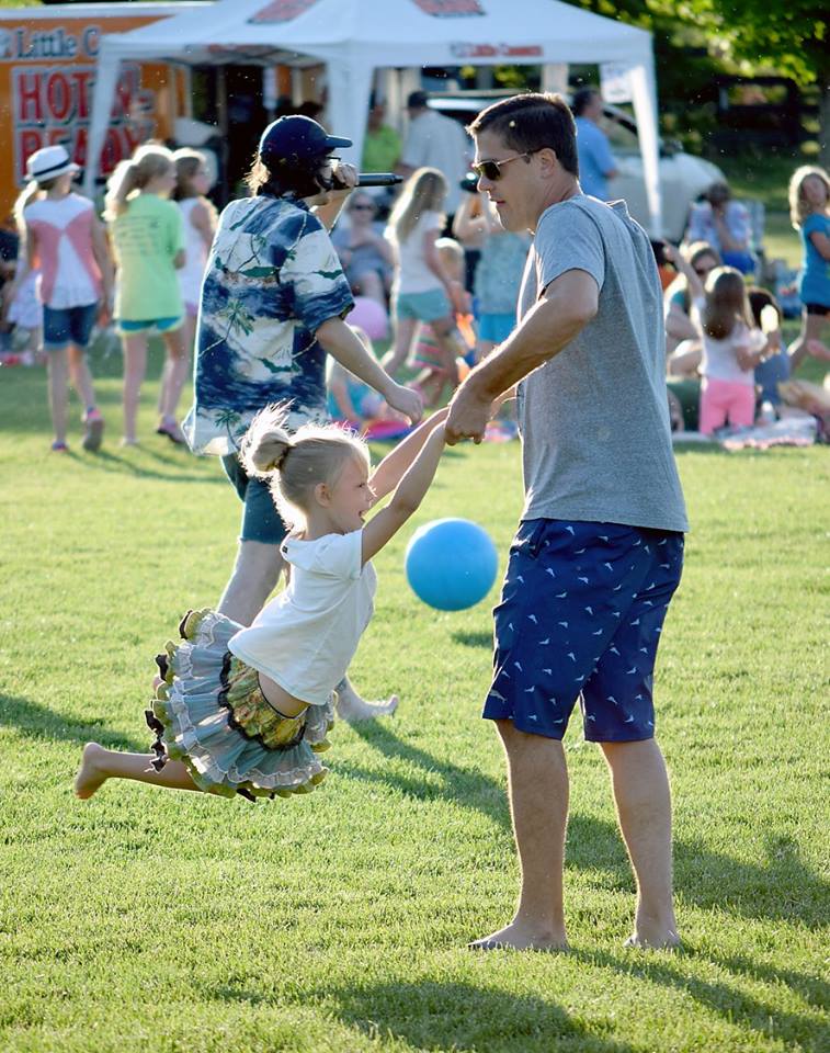 NoblesvilleIN's tweet photo. @ThePersonnel kicked off #Noblesville Concert Series. Shows 7-9PM every THURS in June/July.
https://t.co/YvKBtbPpG3 https://t.co/NLyh4udOgx