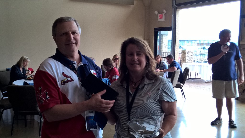 jeffthebarplan's tweet photo. BAMSL Bench Bar prize winner from The Bar Plan Brian Seltzer. Kim presenting our grand prize @thebarplan https://t.co/FGi8Uwx9GG