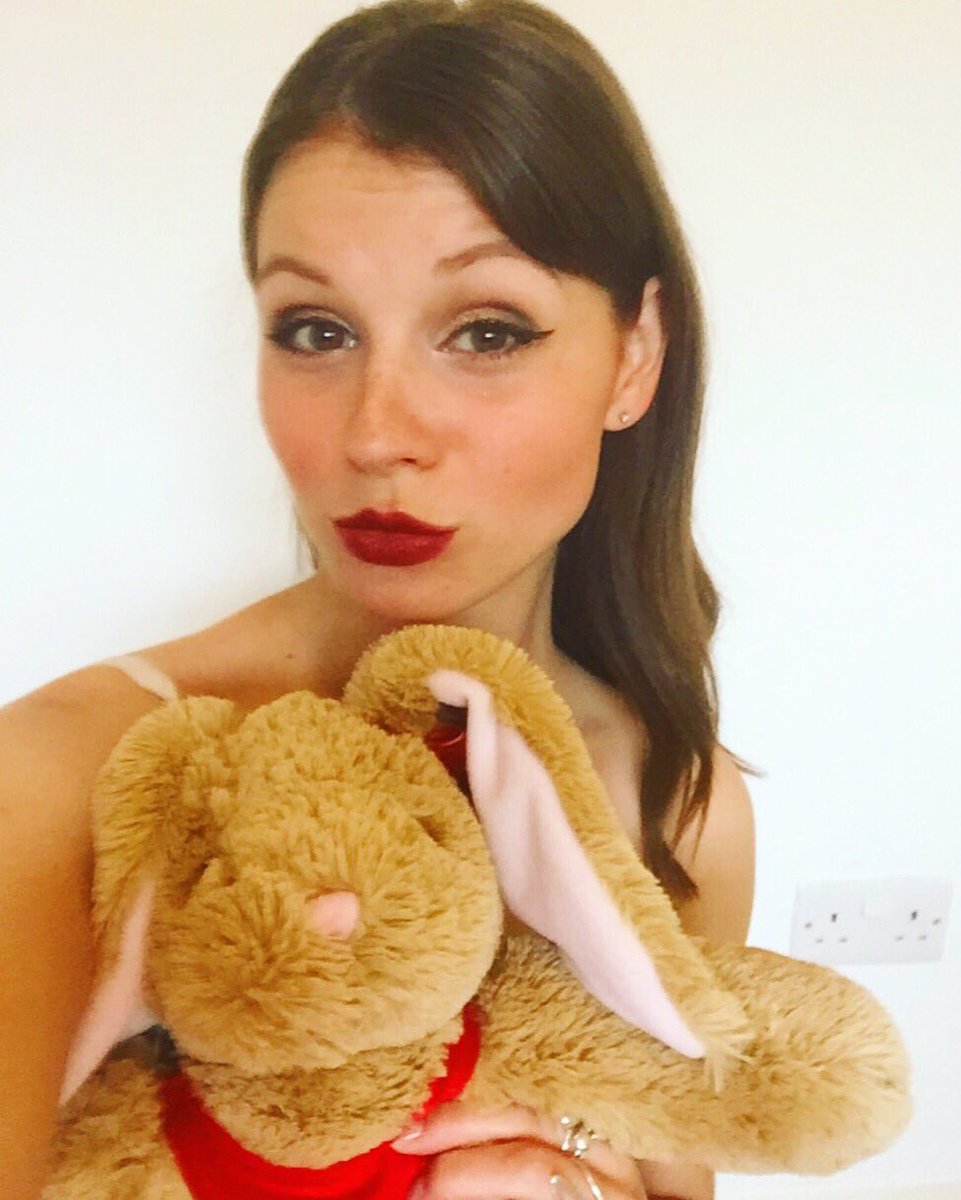 So happy to have found my little bunny rabbit 😄🐰 oh the joys of tidying your childhood bedroom!