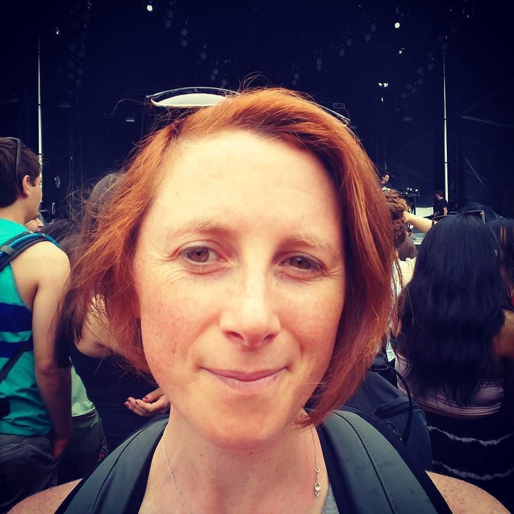 siobahn76's tweet photo. Waiting for #yearsandyears with @annndstacey #governorsballnyc #itsraining #badhairdontcare https://t.co/fbz9XEDnIW https://t.co/TBaiMIGprJ