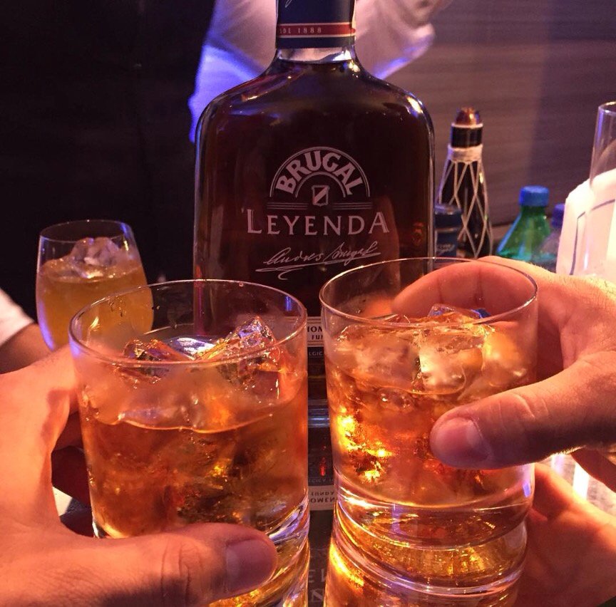 RonBrugalRD's tweet photo. #Repost @angelocasiom “Un buen evento, un buen trago. #BrugalLeyenda @ronbrugalrd @mbfwsd #mbfwsd #drinks”... https://t.co/gNsSPAZnvX