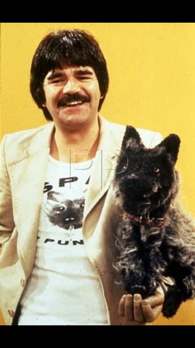 Mr_Kinnie's tweet image. Loved watching this as a kid! Brilliant and spit looked real! #Tiswas #bobcarolgees #spitthedog #SallyJames