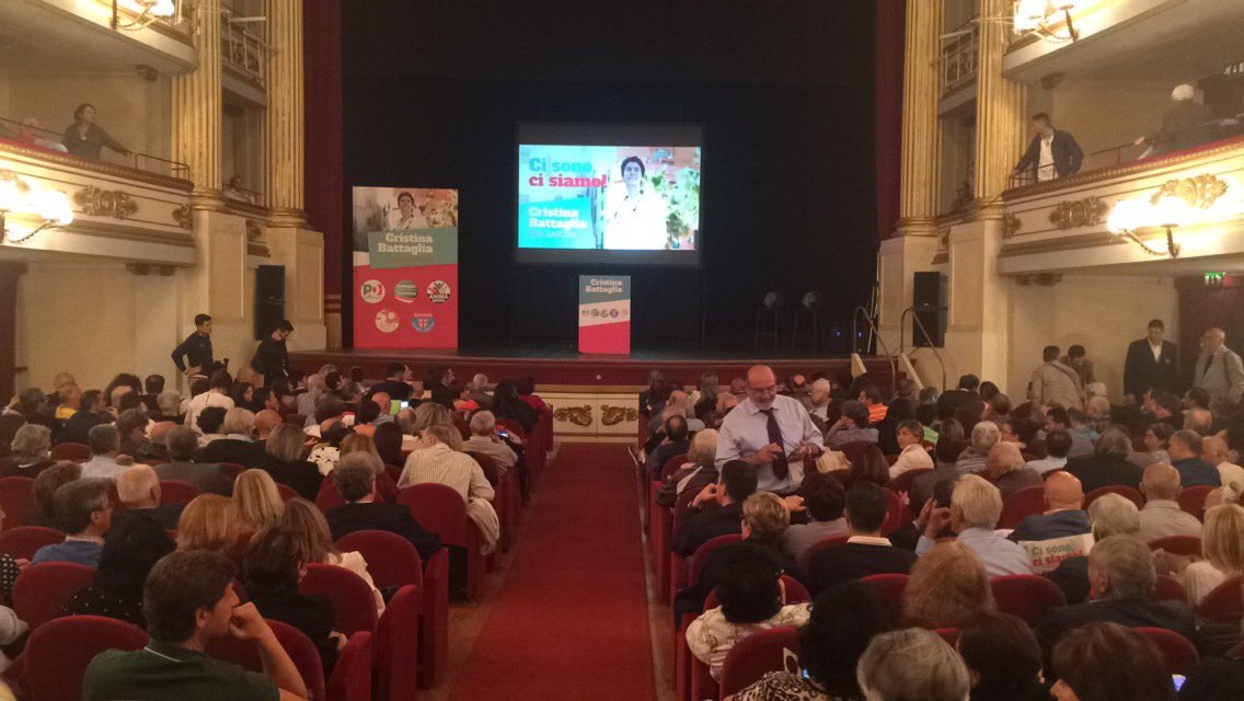 GDSavona's tweet photo. Pronti per la chiusura della campagna elettorale, con Maria Elena Boschi! 
#BattagliaPerSavona #andiamolontano https://t.co/P48z7apgYA