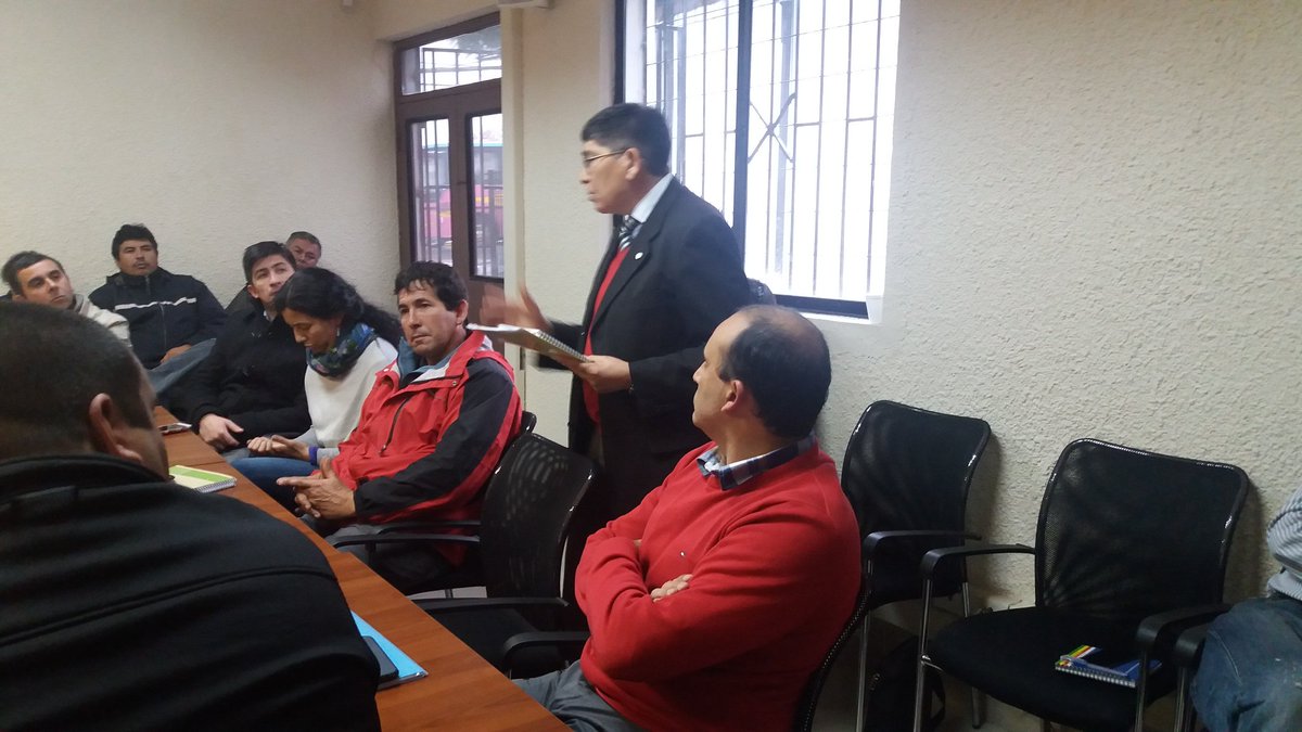 VialidadRm's tweet photo. Dirigente de ANATRAVIAL,  Cipriano Aldea, saluda y felicita el compromiso de la DRVRM con los trabajadores. https://t.co/lJgwNhfKSM