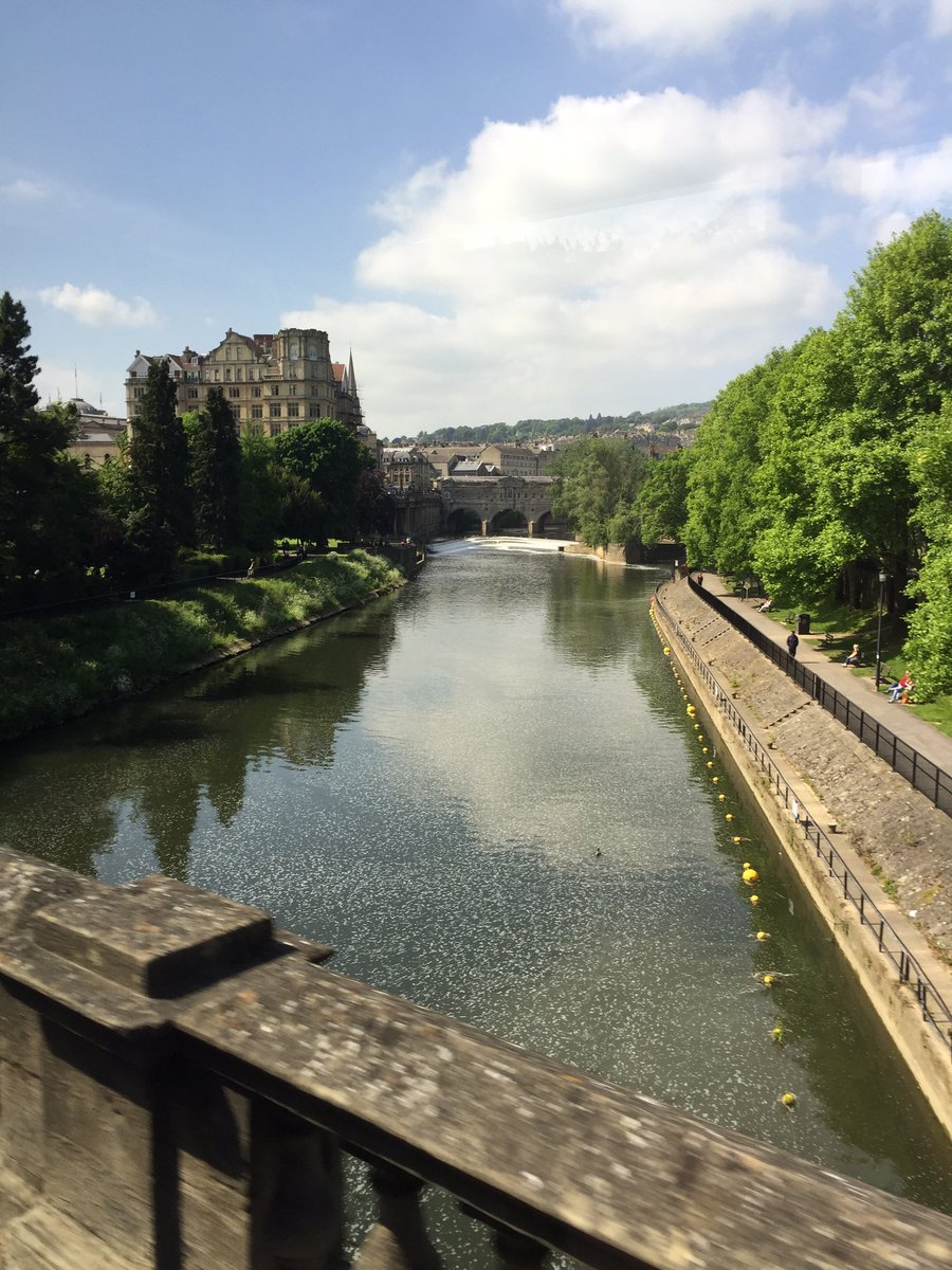 libs_buckman's tweet photo. falling in love with England 😍 https://t.co/io5Wcm4cZs