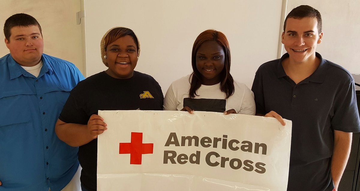 BoardwineRHHS's tweet photo. Congratulations RoHi Bearcat American Red Cross scholarship winners! 💵🎓👏 #myrhsdstory https://t.co/Cp3Fn9rTxa