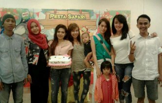 Sembarang tweet media