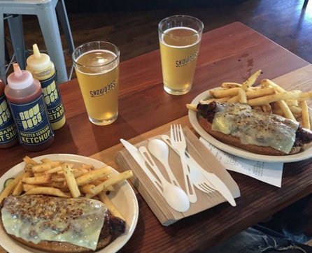 ShowdogsSF's tweet photo. It's true what they say... Our Chili Cheese Dogs are the bomb diggity! π·: @_lo0w #ShowDogsSF #FridayFeeling https://t.co/dnZ73750hJ