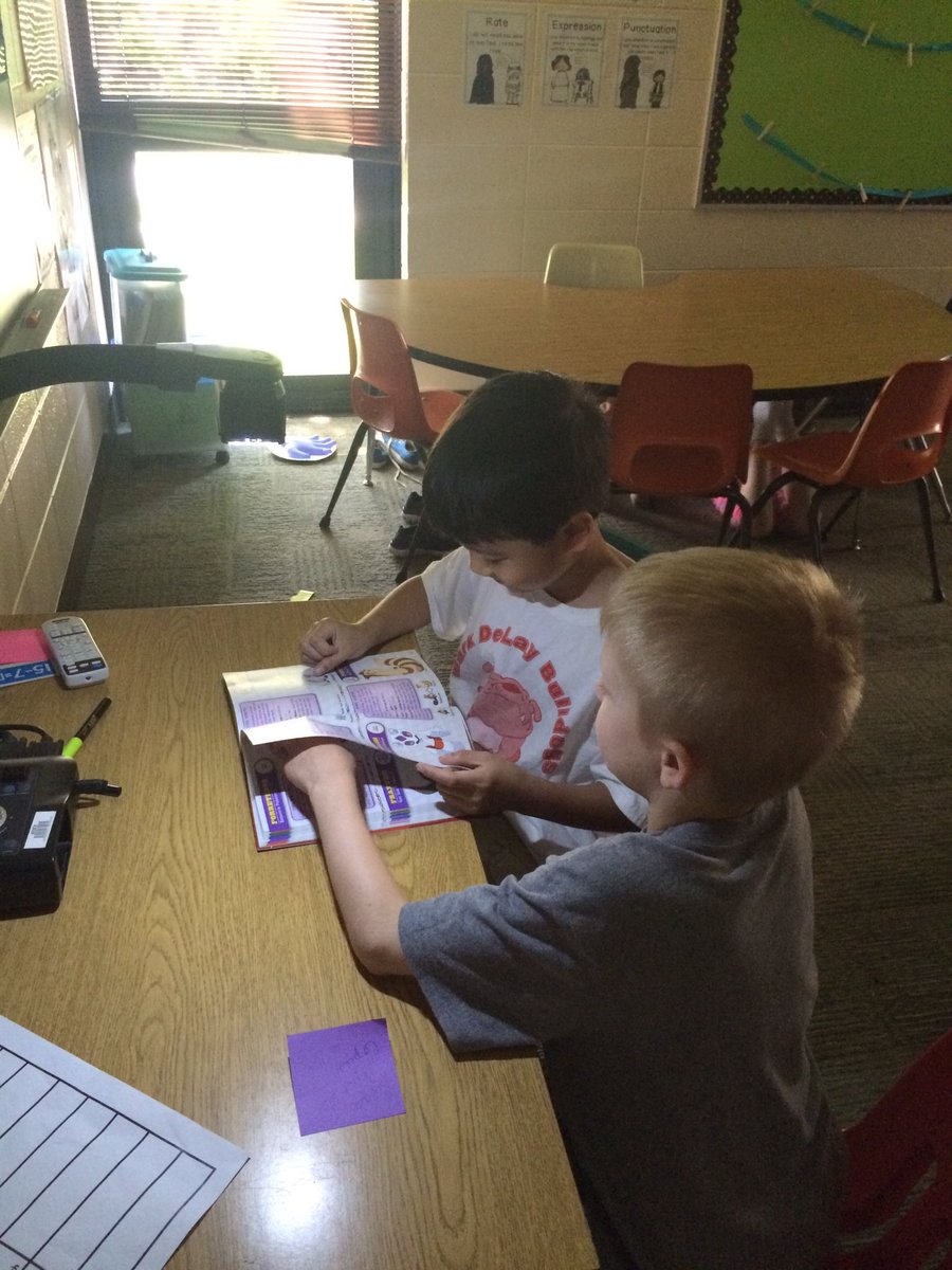 d61mcshea's tweet photo. Flashlight reading this afternoon! Preparing for summer reading! #d6learns @D61DeLay https://t.co/4Bb8xcn0TL