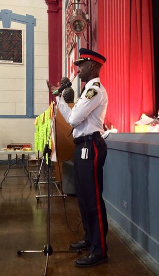 DufferinWPG's tweet photo. #DRAW & #WWRA are so proud to partner w/ the amazing folks at @wpgpolice #togetherwearestronger #community #cleanup https://t.co/PgJVWCBP0l