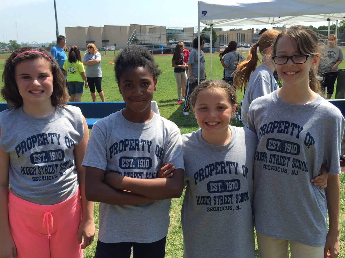 SHolstenSBOE's tweet photo. Huber 4th graders having fun at the Track Meet. https://t.co/gyjJd089Gf