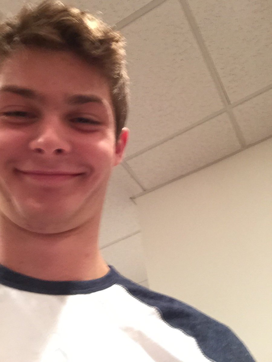 JaredKeim's tweet photo. .@zachbeeken BEFORE you vote @RestlessRdMusic for #RisingStar https://t.co/7tIfSaZm0l