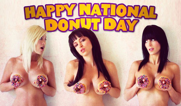 YoMCRatt's tweet photo. #NationalDonutDay #dunkindonuts #honeys
@DonutDayUSA heLL Yea @DunkinDonuts 
#hungry4honeyz https://t.co/aE8ACN7Rzq