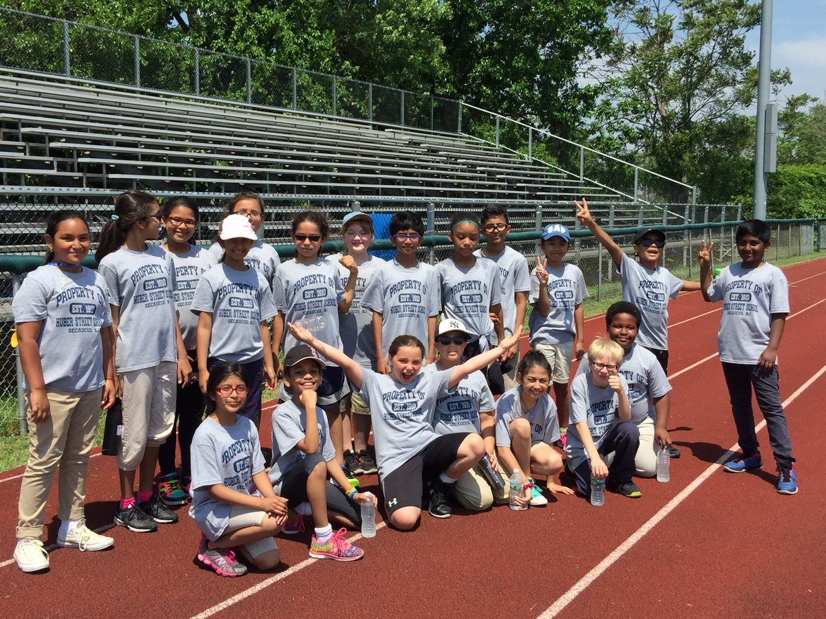 SHolstenSBOE's tweet photo. Huber teachers and students had a great day at the Track Meet. https://t.co/ReDHEktmiv