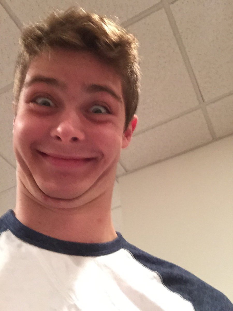 restlessroad_'s tweet photo. ".@zachbeeken AFTER you vote @RestlessRdMusic for #RisingStar" -Jared
https://t.co/kGxIysqnUs https://t.co/y2K4B7usEq