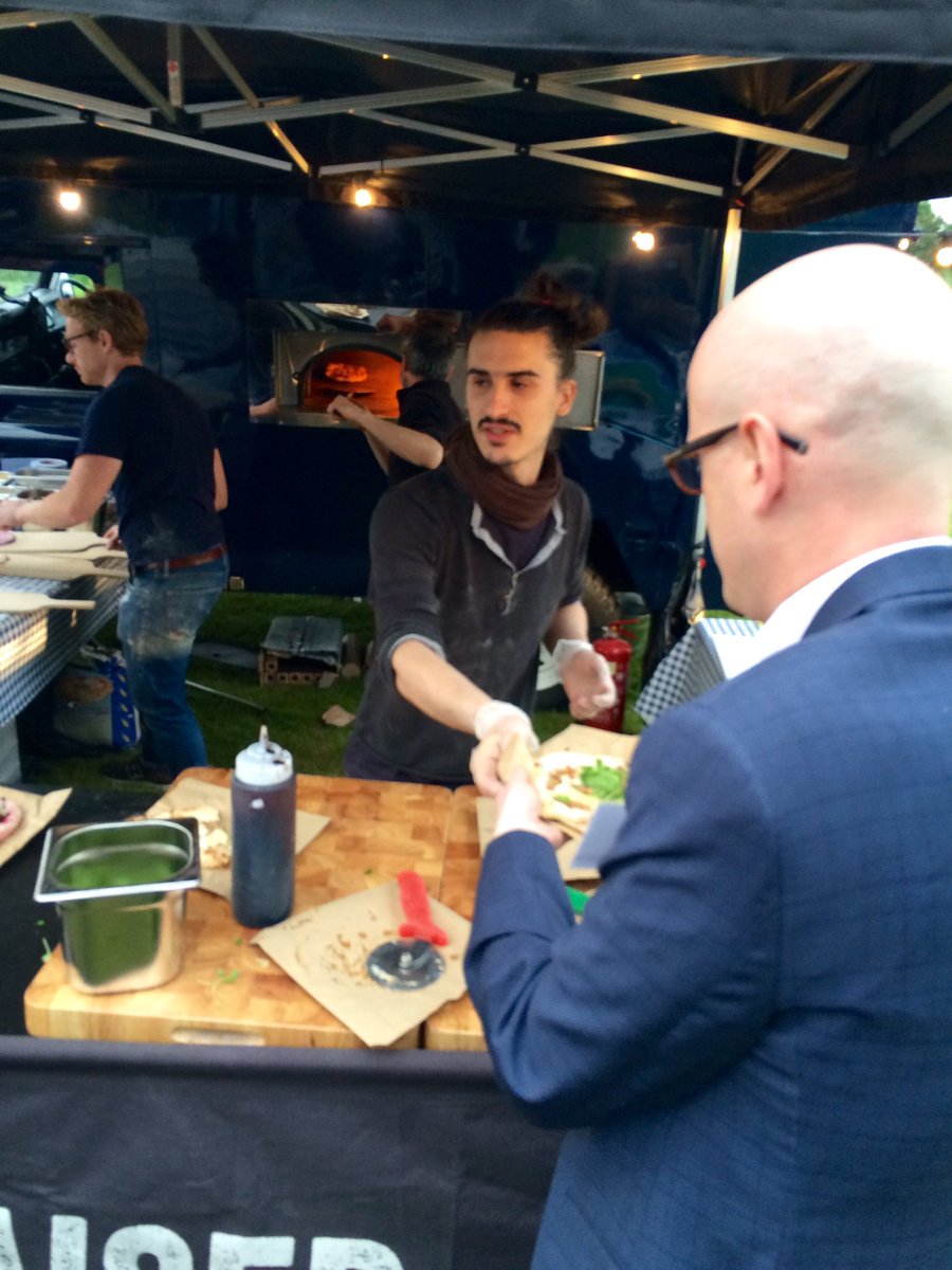 RUE_STR's tweet photo. Fresh #livecatering now taking place for @YFishChat event https://t.co/7h5Nj8YSym