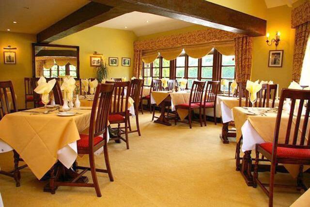 emmajlocky's tweet photo. Check out this great deal - 2nt C16th Shropshire Inn &amp; Dinner £99 https://t.co/g1iO8xtPo0 https://t.co/bqDcDDV7rA