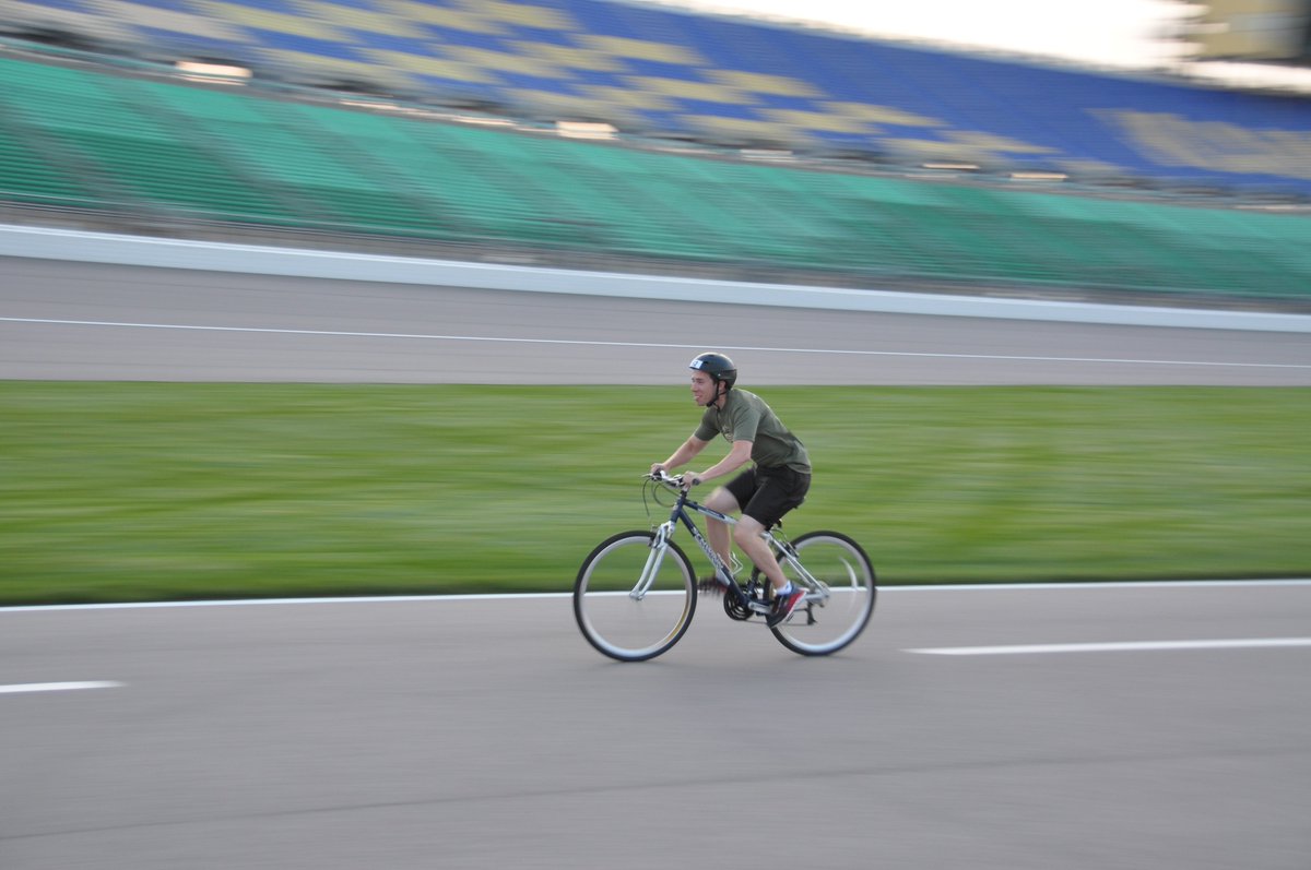 AWGKansasCity's tweet photo. Thanks to our athletes who competed in the #KCCC2016 Bike Race! Keep up the great work #TeamAWG! https://t.co/Vxt215Cebu