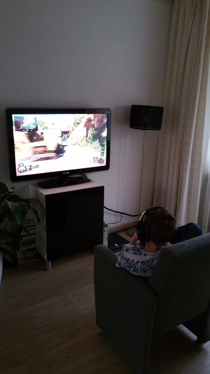 rvltoptt's tweet photo. Hoezo lekkere #gamehoek. #cod #PS4 https://t.co/4rUYnhxoNJ