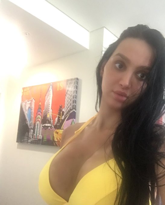 1 pic. See my pussy live at 7pm eastern all my members I missed you https://t.co/TUAb3YpBDR https://t
