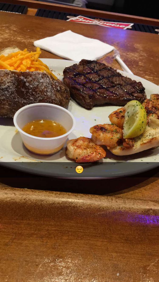 _shotbynae's tweet image. #SteakNshrimp