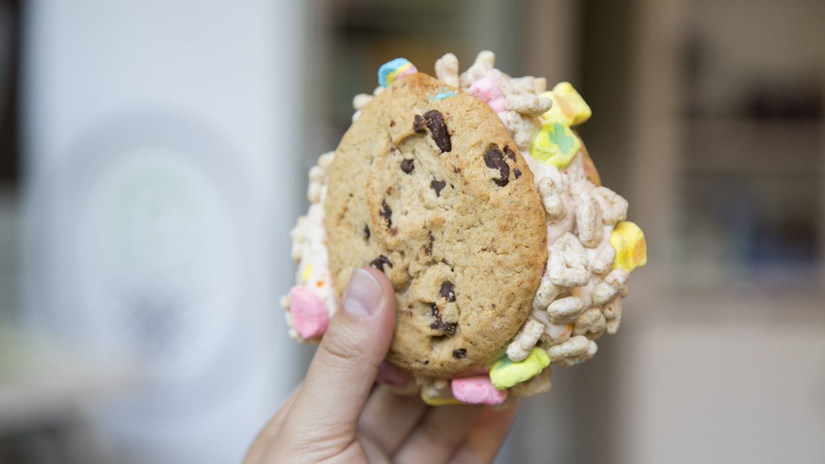 TimeOutChicago's tweet photo. 16 best ice cream shops in Chicago. https://t.co/PcD7qjz9iD https://t.co/gDtqLYgaZc
