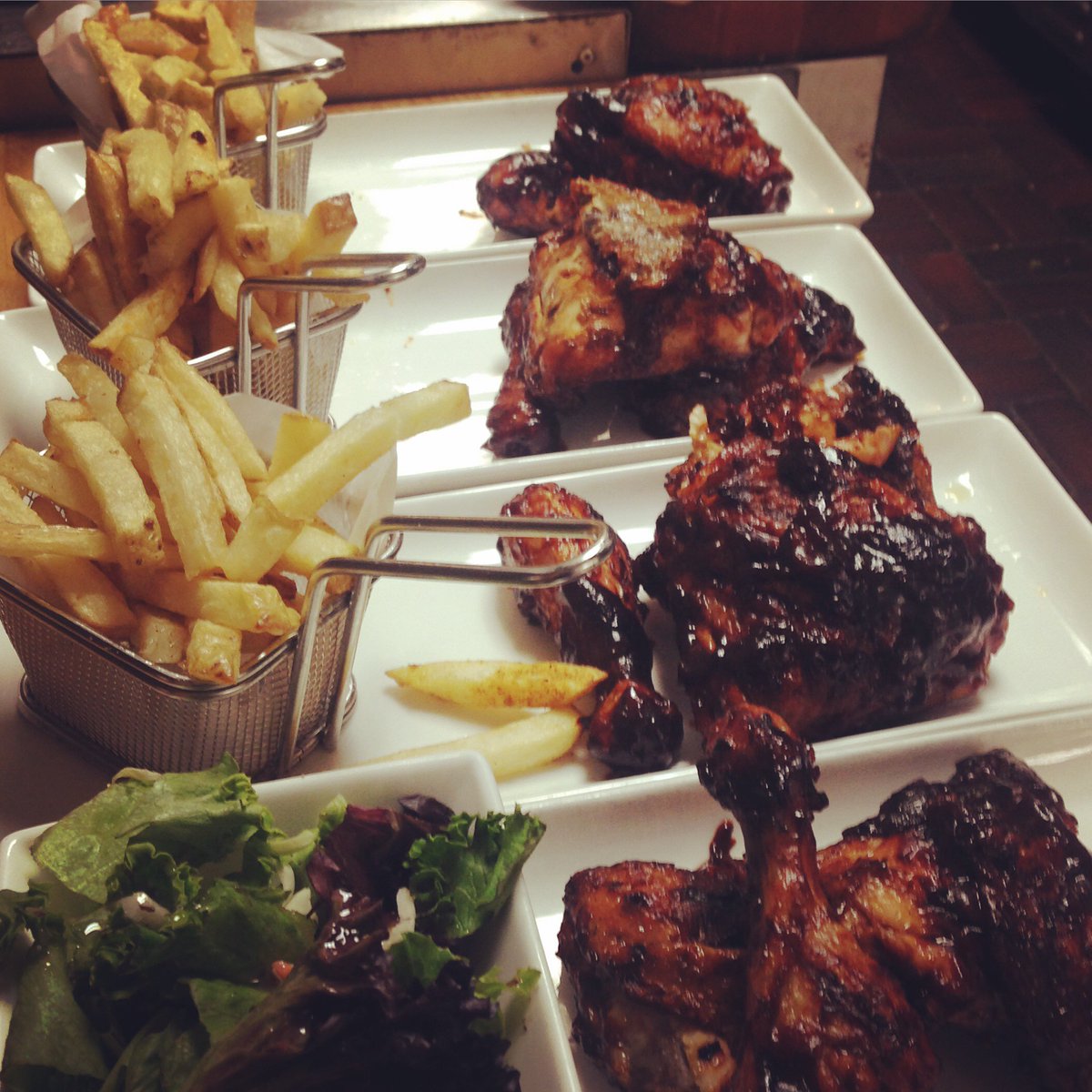 Is it lunch time yet?? Come on down for our Friday special. #bbq #emelles #vancitycatering #nomnomnom