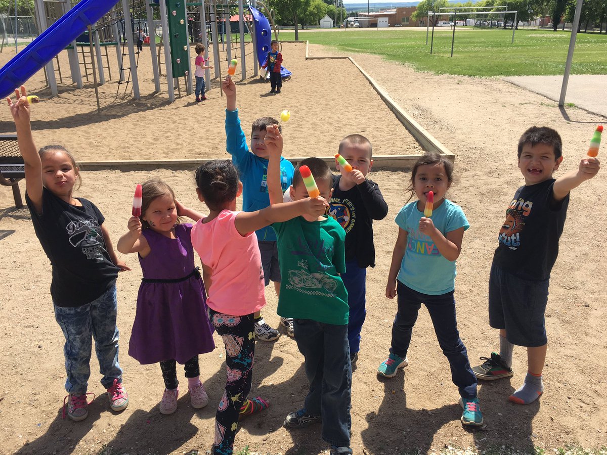 mrsperehudoff's tweet image. Ice cream treats??  Yes!!  #JuneFun #yesday @ConnaughtNB