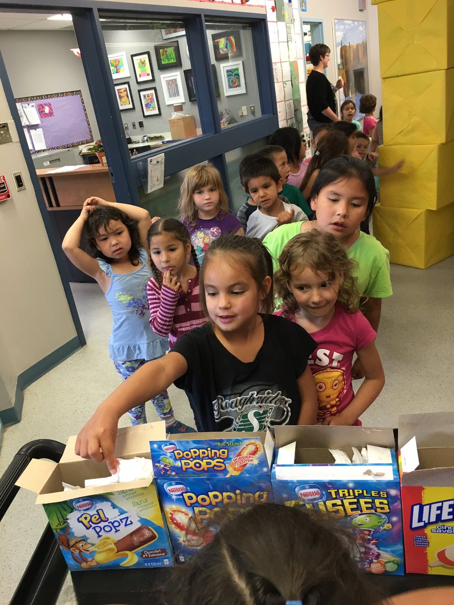 mrsperehudoff's tweet image. Ice cream treats??  Yes!!  #JuneFun #yesday @ConnaughtNB