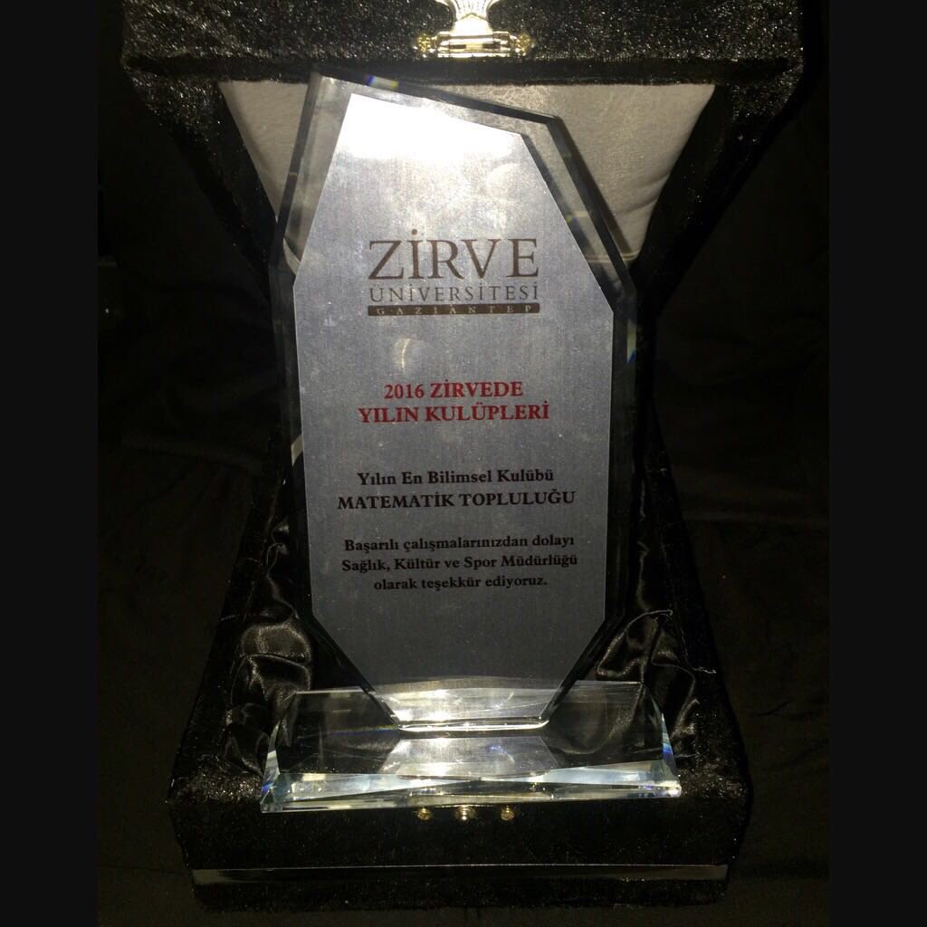 Matematik bir buluş değil keşiftir.
Evrenin dilini çözüyoruz ve sadece "Matematik" diyoruz.
Teşekkürler Zirve Ailesi