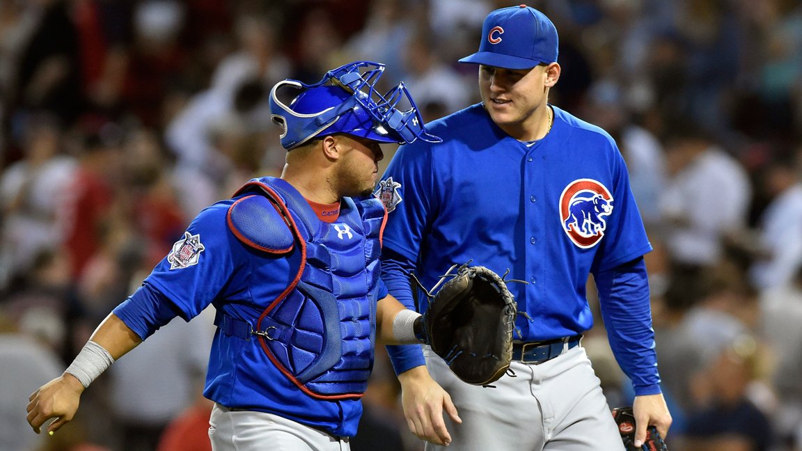 zesty_cubs's tweet image. #AnthonyRizzo accidentally hit in head by #WelingtonCastillo t... csnchicago.com/chicago-cubs/a… #Cubs #ChicagoCubs #GoCubs