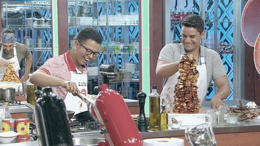 chibcholandia's tweet photo. "El reto del croquembouche fue el más difícil" @mccolandres #MasterChefCo https://t.co/sCh0jIYakb https://t.co/S4HmZ2KF4N