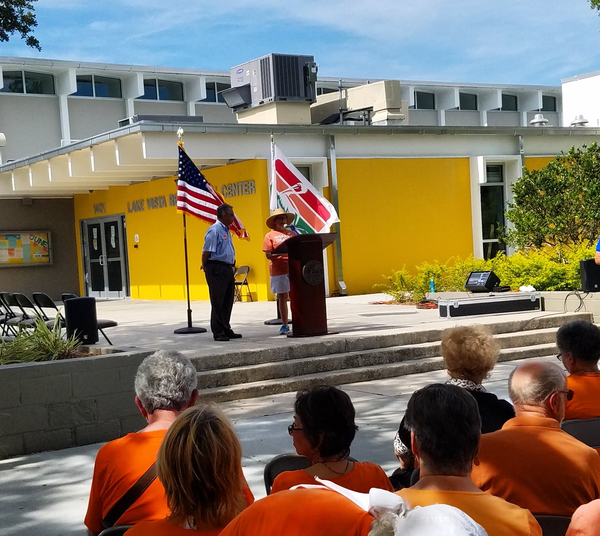 BeTheChangeLuv's tweet photo. #wearorangestpete #wearorange #Enough #NotOneMore #CommonSenseGunLaws  #NationalGunViolenceAwarenessDay @MomsDemand https://t.co/etOJupDDnb