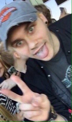 mgcslob's tweet photo. MICHAEL CLIFFORD IS SO BEAUTIFUL I AM SO SAD I LOVE HIM SO MUCH LOOK AT HIS EYES I FREAKING LOVE HIM WJATVTHE FUCK https://t.co/0PrV3qJzCd