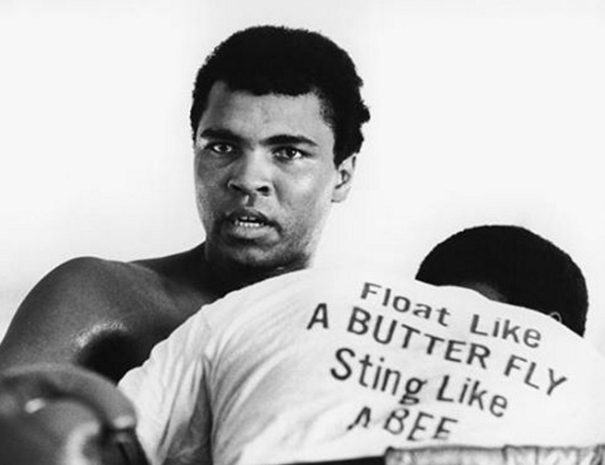 SkyJohnnyNelson's tweet photo. The words LEGEND and GREAT are used to freely without a true understanding of its meaning.. This picture says it all https://t.co/oTn5QruEls