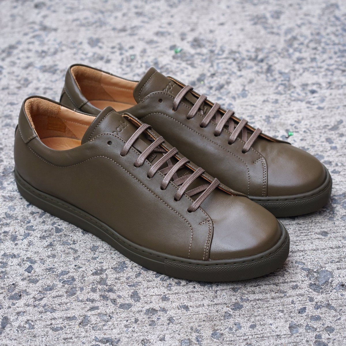 epaulet tennis trainer