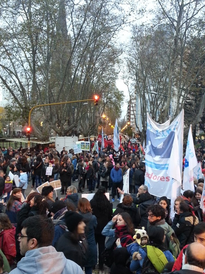 comunidadeFeCe's tweet photo. #NiUnaMenos #MarDelPlata https://t.co/K8GXGIp61H